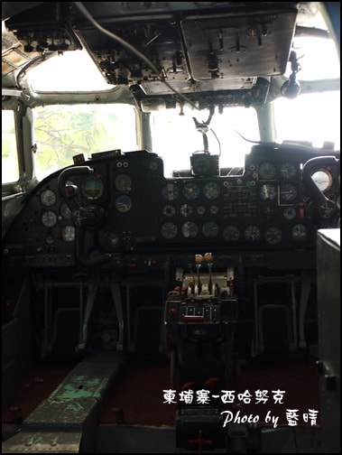 06-014-西哈努克-airport-飛機.jpg