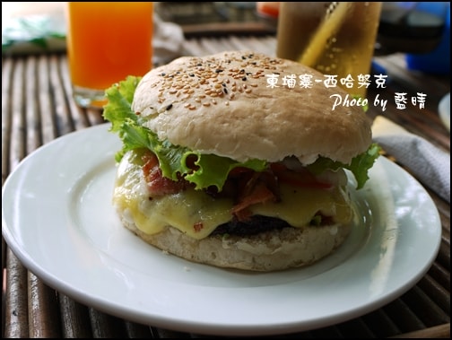 06-024-西哈努克-airport-超級漢堡.jpg
