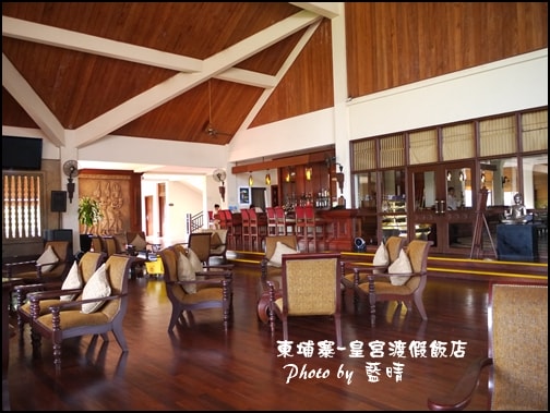 01-007-柬埔寨皇宮渡假飯店大廳.jpg