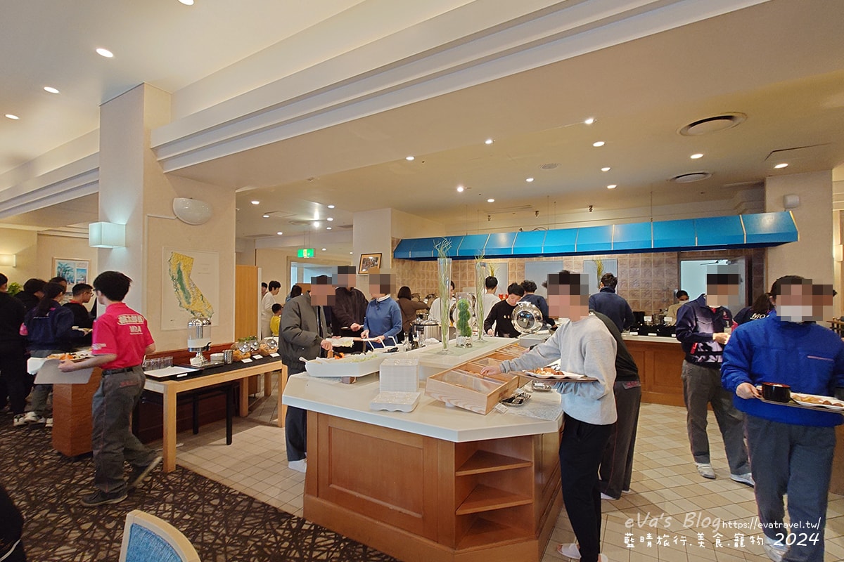 【日本旅遊】International Resort Hotel Yurakujo インターナショナルリゾートホテル湯楽城,外觀看是有年紀的渡假酒店,飯店的優點應該就是距離機場近,附近沒有超市可以採買免敗家。千葉住宿 - 第21張圖