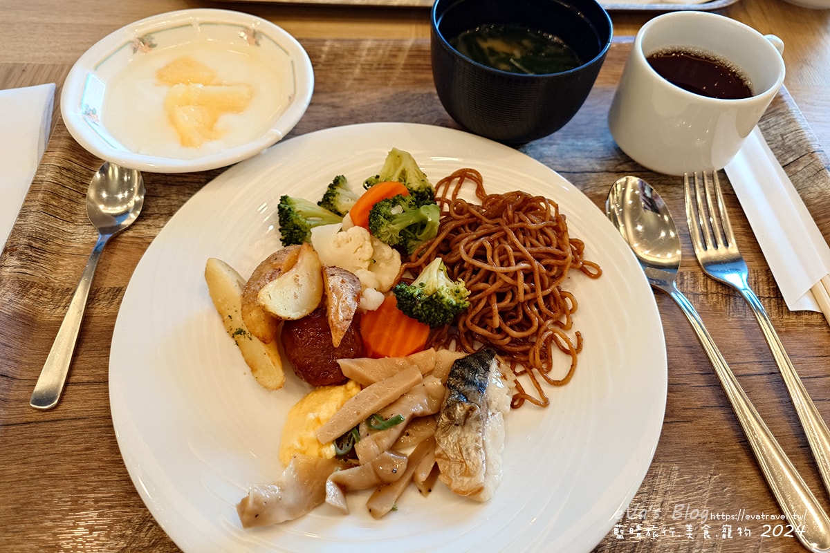 【日本旅遊】International Resort Hotel Yurakujo インターナショナルリゾートホテル湯楽城,外觀看是有年紀的渡假酒店,飯店的優點應該就是距離機場近,附近沒有超市可以採買免敗家。千葉住宿 - 第26張圖