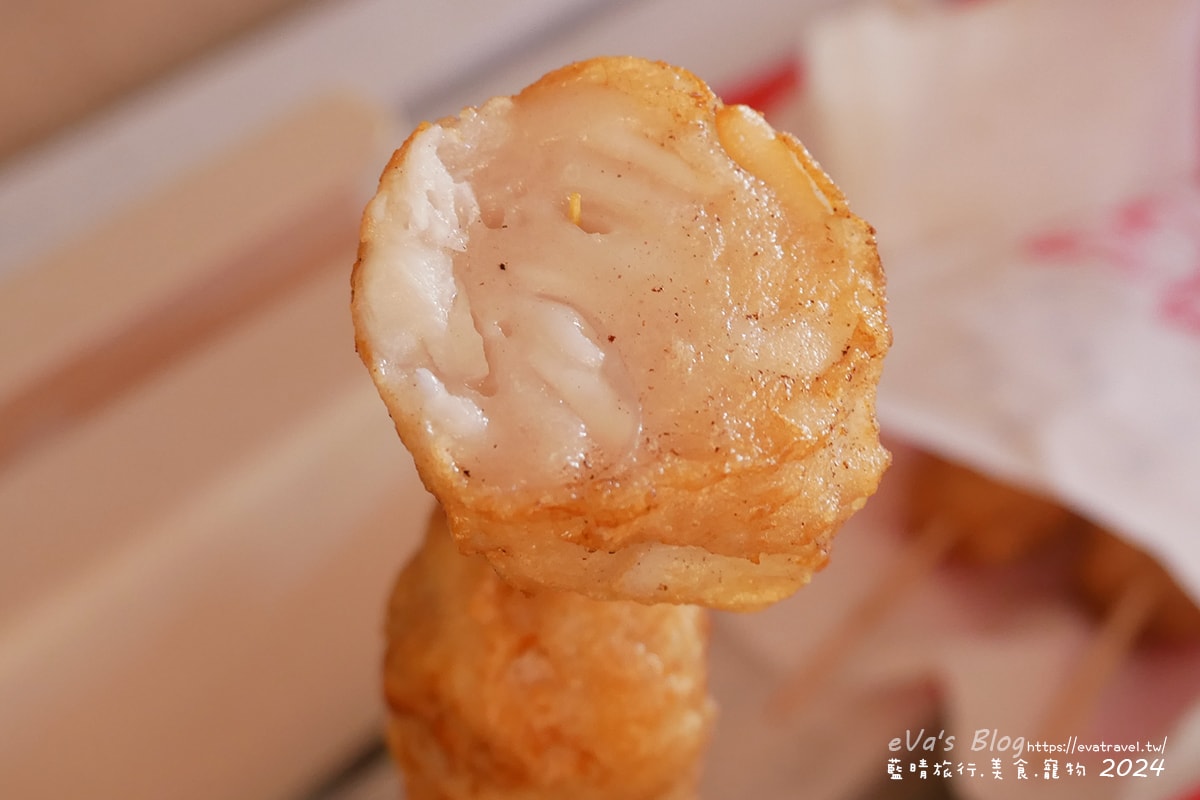 【澎湖小吃】旺旺手工海菜煎餅,每口咬下去都聽的到ㄎㄠˊㄎㄠˊㄎㄠˊ的聲音第二彈,看起來像蔥油餅且口感又像是薄脆餅乾,吃起來口味甜甜的帶有海菜的香氣。澎湖炸物 - 第9張圖