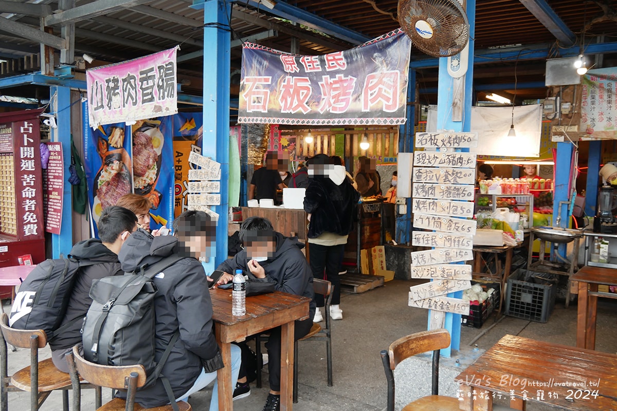 【台東景點】多良觀光車站(寵物友善景點),站在月台上遠眺太平洋無敵海景,來這看看火車及大海,美食區有咖啡、冰品、飲品及香氣逼人的烤物、烤香腸呀!。台東熱門車站 - 第24張圖