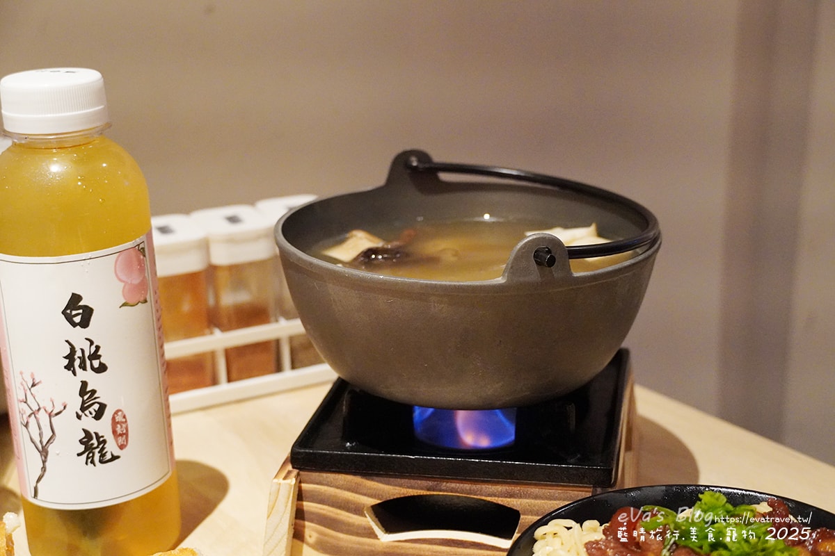 【台中串燒】柒息地串燒居酒屋逢甲店,這裡的串燒住在冰櫃裡、串燒有烤肉神醬加持還有月亮蝦餅跟滷肉拉麵,有肉有海鮮還有啤酒,很適合聚餐小聚小酌的地方。台中居酒屋 - 第36張圖