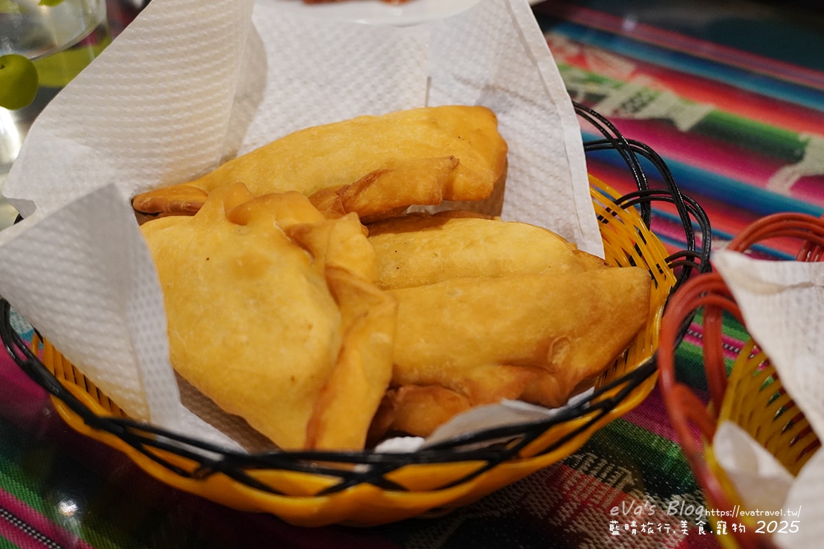 【高雄美食】黛麗莎西班牙拉丁美洲餐廳(寵物友善餐廳),料理除了西班牙料理還提供多國料理以及素食料理,西班牙小脆餅、烤墨西哥起司餅吃起來酥脆可以點!。高雄異國料理 - 第31張圖