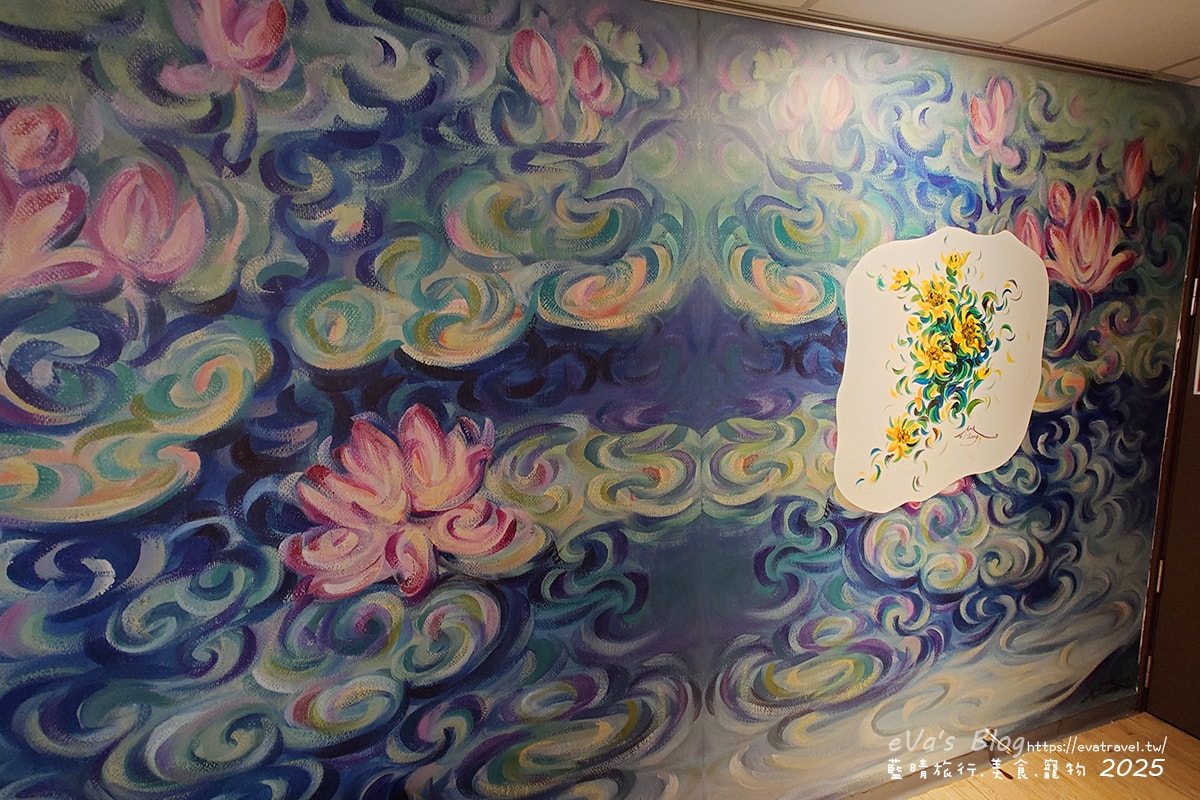 【高雄住宿】藝宿家客棧ArtHome Hotel結合旅行與藝術,這裡的每間房間都是按畫家的要求所設計佈置,房間裡的牆壁上也會有畫家的畫作,充滿藝術氣息的民宿。高雄民宿 - 第34張圖