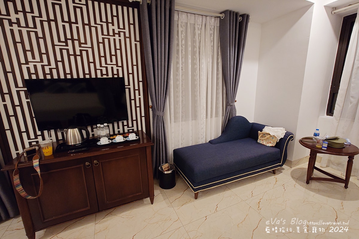 【越南旅遊】Eden Ocean View Đà Nẵng 峴港伊甸海景飯店,飯店對面就是美溪沙灘,房間簡潔乾淨住著舒適,打開窗簾就可以看到大海、夕陽景色還有比基尼唷!。越南住宿 - 第11張圖
