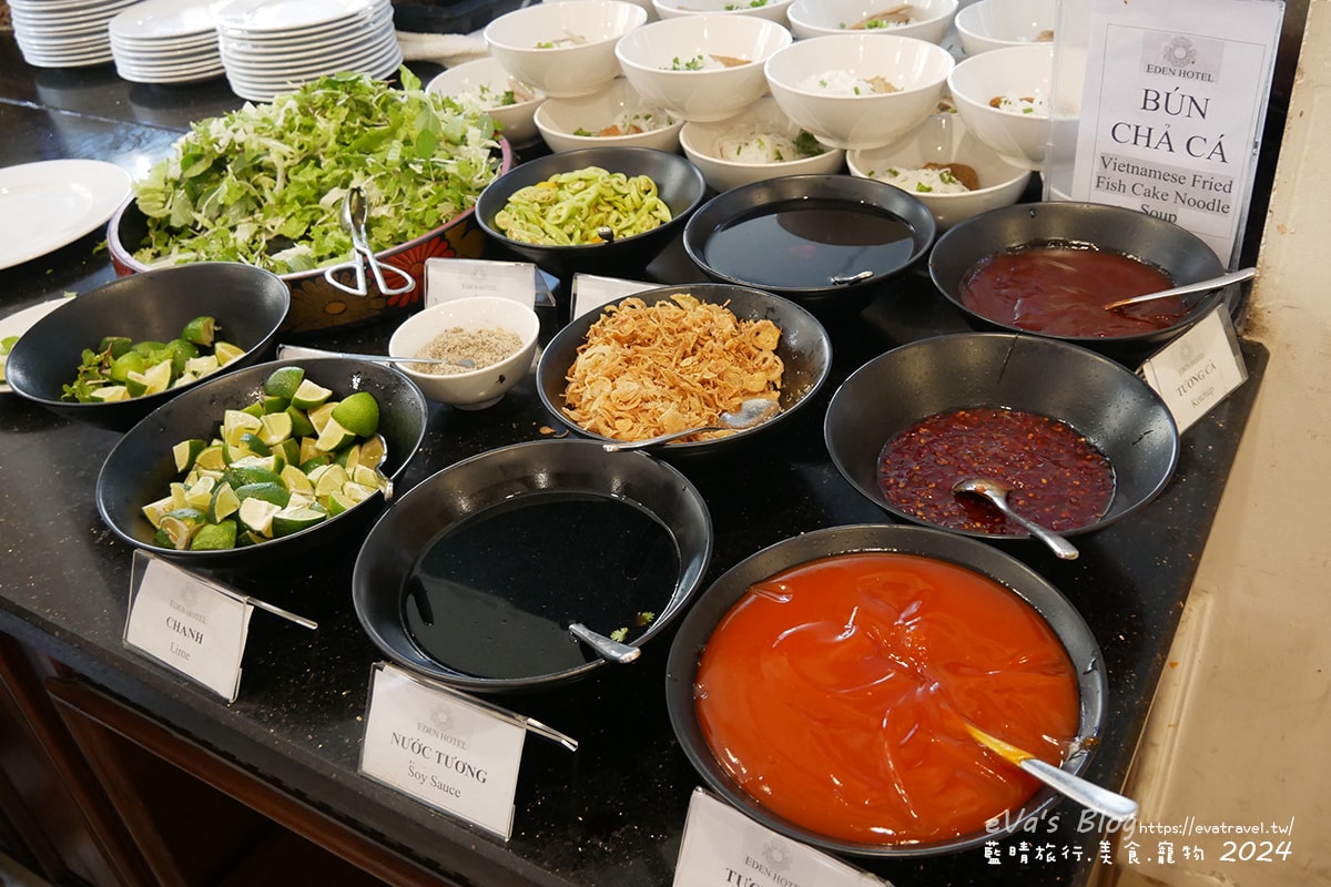 【越南旅遊】Eden Ocean View Đà Nẵng 峴港伊甸海景飯店,飯店對面就是美溪沙灘,房間簡潔乾淨住著舒適,打開窗簾就可以看到大海、夕陽景色還有比基尼唷!。越南住宿 - 第39張圖