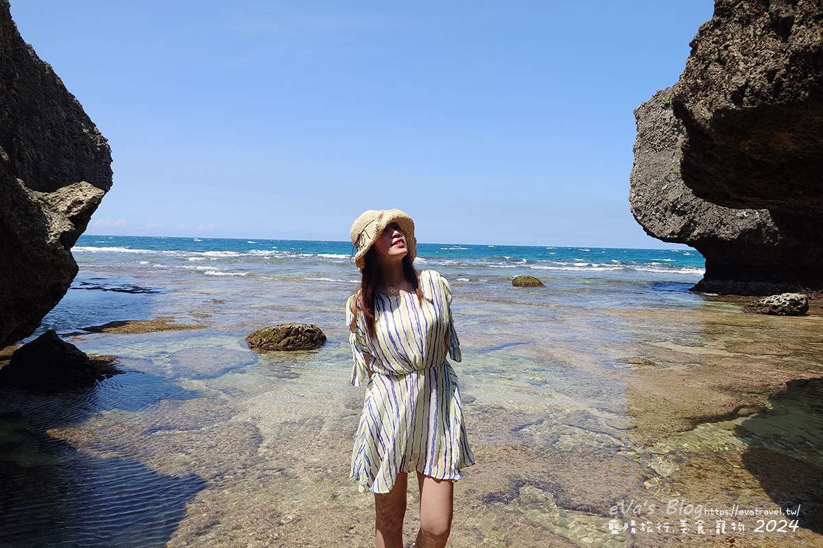 【小琉球景點】蛤板灣有著台版威尼斯沙灘之美稱,海水清澈見底,參與潮間帶活動看見海膽、陽隧足、硨磲貝、海葵、海參等等生物,還可以親手觸摸體驗觸感。小琉球旅行 - 第27張圖