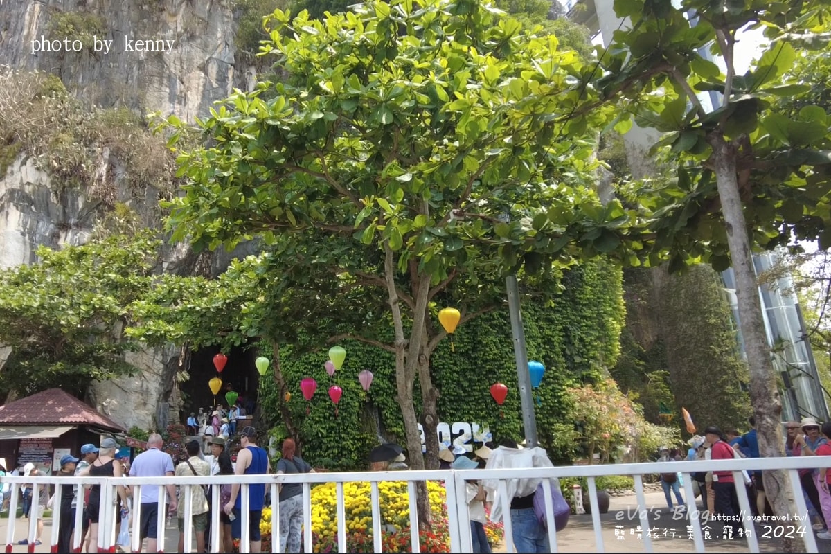 【越南旅遊】The Marble Mountains 五行山共有金、木、水、火、土五座山峰,其中水山是最高也最漂亮的一座山(可以搭電梯),著名的玄空洞充滿仙氣要看喔。越南景點 - 第2張圖