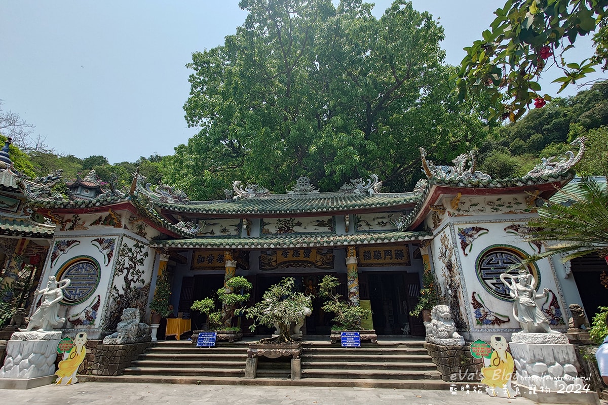 【越南旅遊】The Marble Mountains 五行山共有金、木、水、火、土五座山峰,其中水山是最高也最漂亮的一座山(可以搭電梯),著名的玄空洞充滿仙氣要看喔。越南景點 - 第15張圖