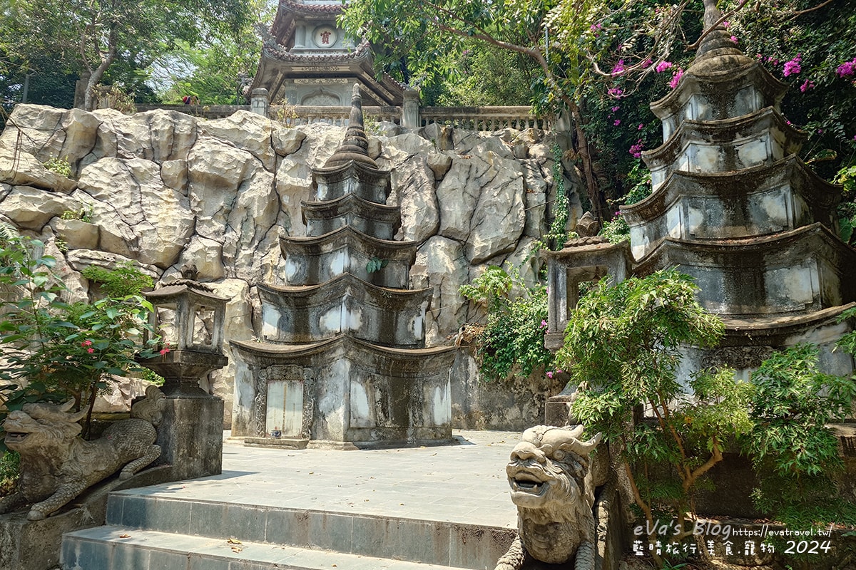 【越南旅遊】The Marble Mountains 五行山共有金、木、水、火、土五座山峰,其中水山是最高也最漂亮的一座山(可以搭電梯),著名的玄空洞充滿仙氣要看喔。越南景點 - 第21張圖