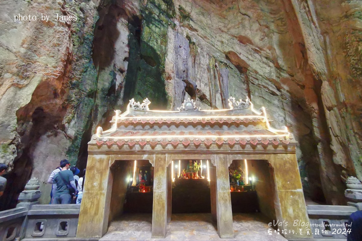 【越南旅遊】The Marble Mountains 五行山共有金、木、水、火、土五座山峰,其中水山是最高也最漂亮的一座山(可以搭電梯),著名的玄空洞充滿仙氣要看喔。越南景點 - 第40張圖