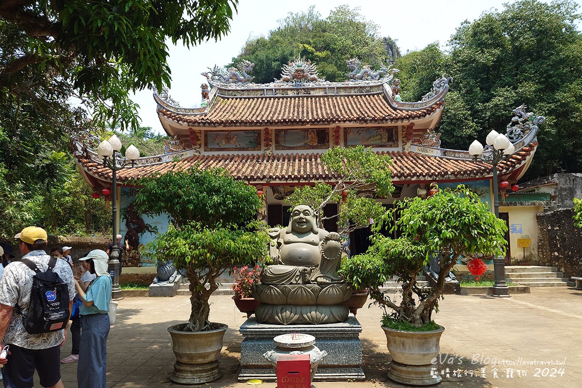 【越南旅遊】The Marble Mountains 五行山共有金、木、水、火、土五座山峰,其中水山是最高也最漂亮的一座山(可以搭電梯),著名的玄空洞充滿仙氣要看喔。越南景點 - 第43張圖