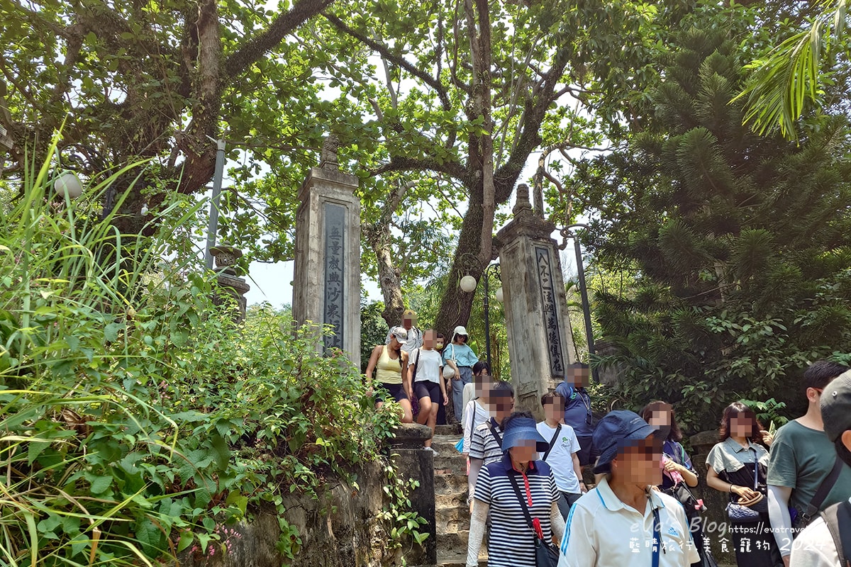 【越南旅遊】The Marble Mountains 五行山共有金、木、水、火、土五座山峰,其中水山是最高也最漂亮的一座山(可以搭電梯),著名的玄空洞充滿仙氣要看喔。越南景點 - 第46張圖