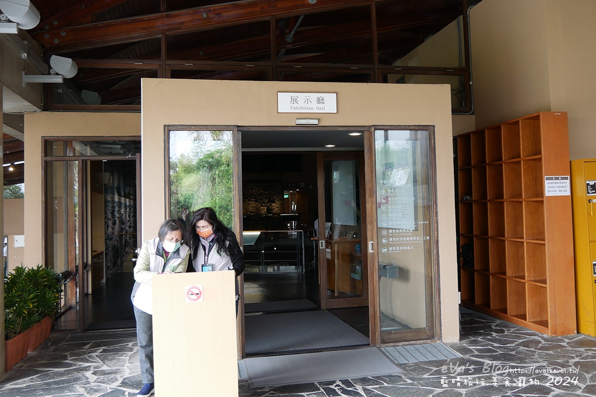 【台東景點】卑南遺址公園是台灣第一座考古遺址公園,展示史前石柱與考古遺跡是環太平洋及東南亞地區規模最大的石板棺墓葬群遺址讓人感到震撼具歷史價值。台東親子旅遊 - 第12張圖