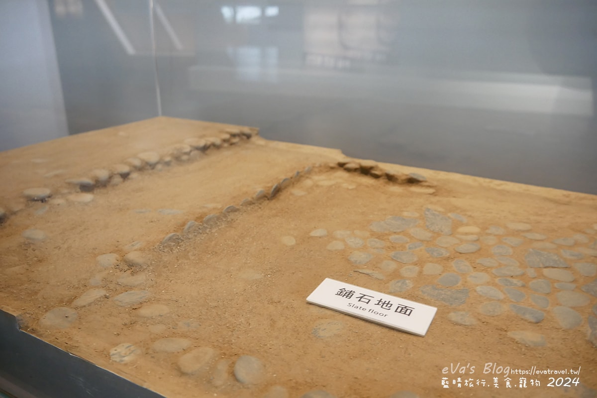 【台東景點】卑南遺址公園是台灣第一座考古遺址公園,展示史前石柱與考古遺跡是環太平洋及東南亞地區規模最大的石板棺墓葬群遺址讓人感到震撼具歷史價值。台東親子旅遊 - 第67張圖