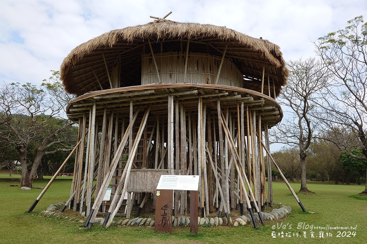 【台東景點】卑南遺址公園是台灣第一座考古遺址公園,展示史前石柱與考古遺跡是環太平洋及東南亞地區規模最大的石板棺墓葬群遺址讓人感到震撼具歷史價值。台東親子旅遊 - 第77張圖