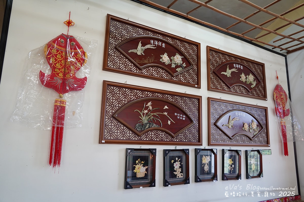 廣華興紙廠二樓牆上懸掛藝術作品
