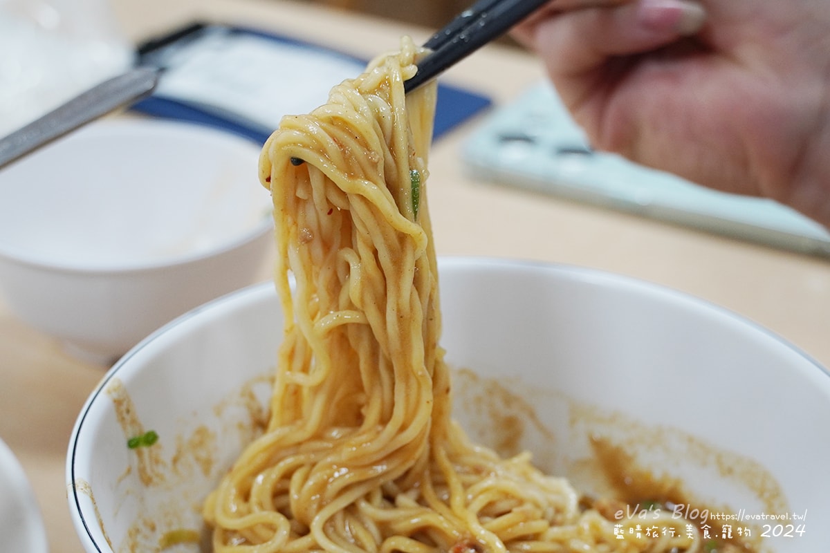 【小琉球美食】梨小籠小吃店|現點現蒸湯包皮薄Q、紅油抄手辣香帶勁、中式料理推薦!。小琉球小吃 - 第11張圖
