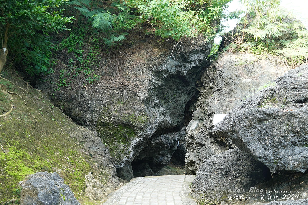 【小琉球探洞系列①】美人洞傳說＋十三景拍照亮點｜門票資訊與海蝕步道攻略。小琉球旅行