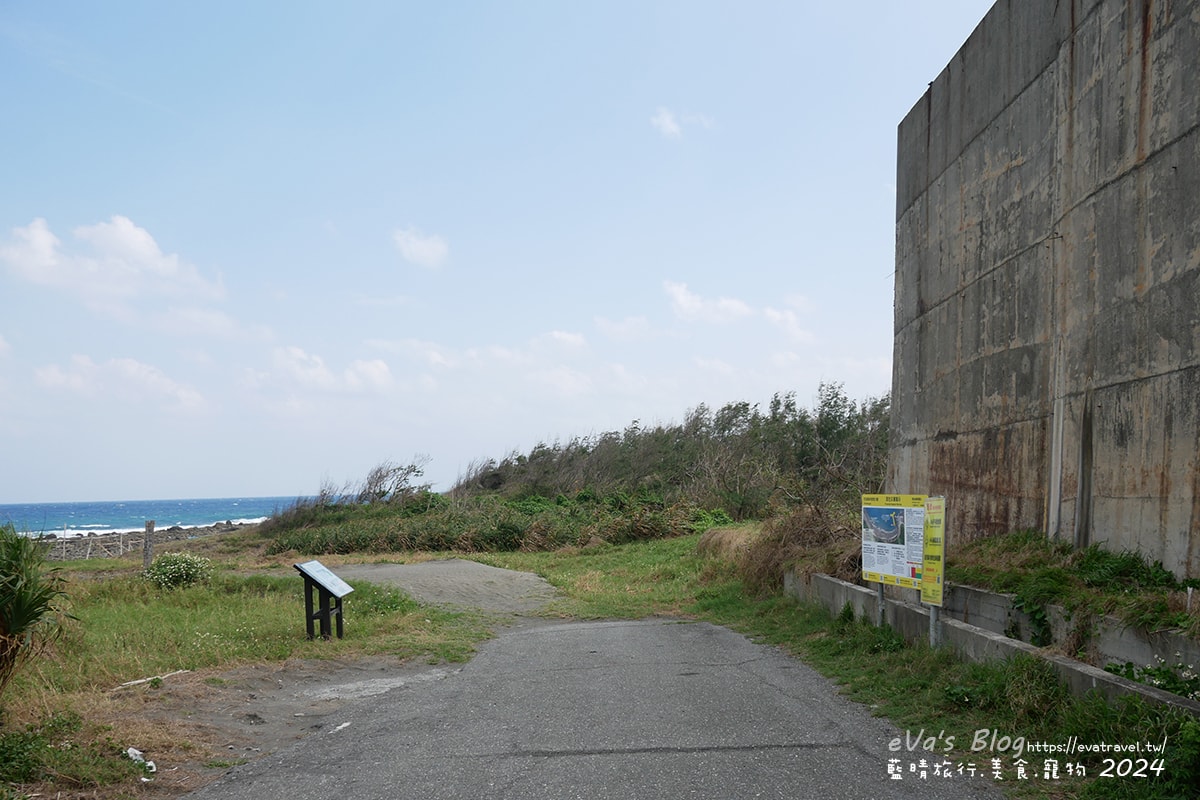 【台東景點】都歷部落傳統海域—Pacefongan(巴茲風岸)都歷沙灘|阿美族天空之鏡秘境,黑沙灘絕美倒影|寵物友善海灘推薦。台東天空之鏡 - 第8張圖