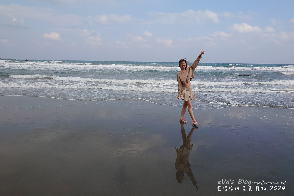 【台東景點】都歷部落傳統海域—Pacefongan(巴茲風岸)都歷沙灘|阿美族天空之鏡秘境,黑沙灘絕美倒影|寵物友善海灘推薦。台東天空之鏡 - 第16張圖
