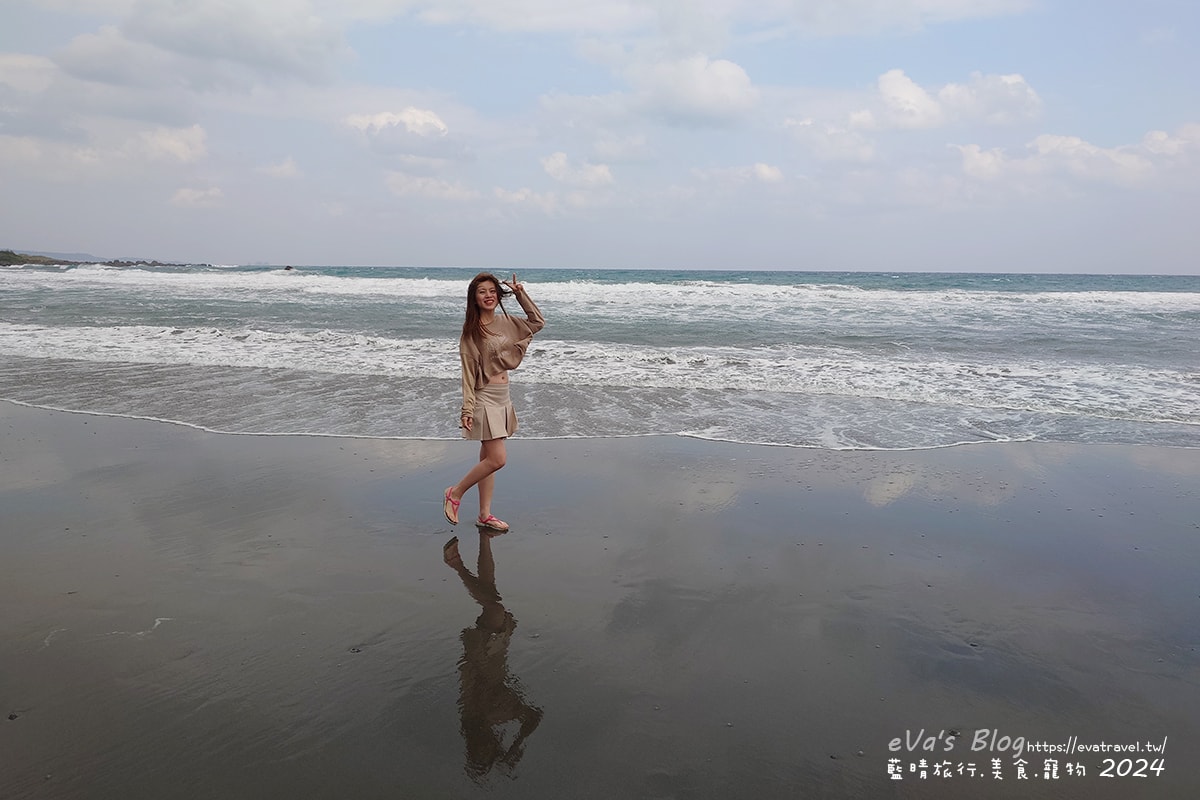 【台東景點】都歷部落傳統海域—Pacefongan(巴茲風岸)都歷沙灘|阿美族天空之鏡秘境,黑沙灘絕美倒影|寵物友善海灘推薦。台東天空之鏡 - 第18張圖