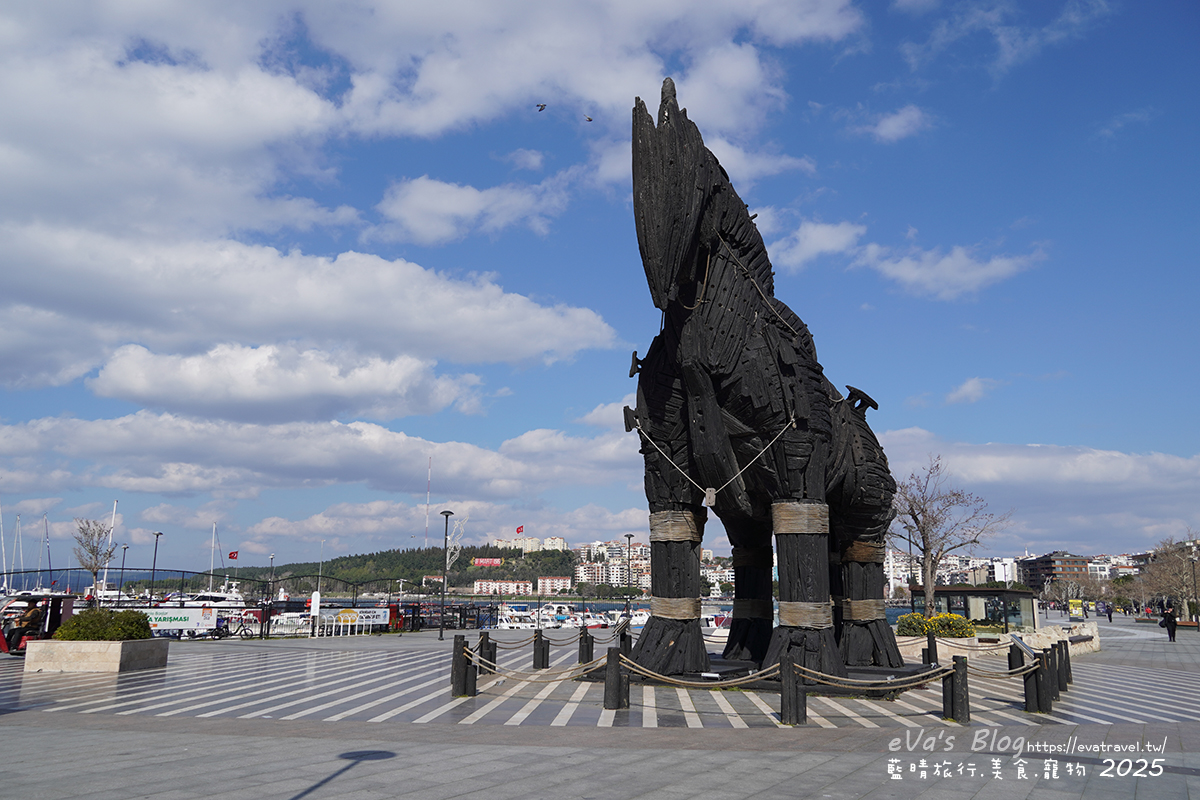 【土耳其蜜月旅遊】Trojan Horse Statue 特洛伊木馬|電影《特洛伊》拍攝場景+恰納卡萊碼頭冰淇淋推薦 Doğan Pastanesi。土耳其景點 - 第3張圖