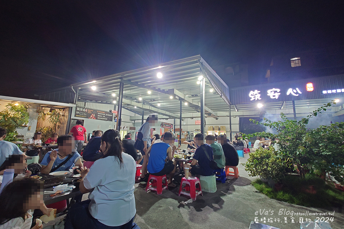 【小琉球露天烤肉】筑安心燒物吃到飽|鮮蚵無限供應、熟食飲料隨你拿!平價炭火燒肉推薦。小琉球燒烤 - 第7張圖