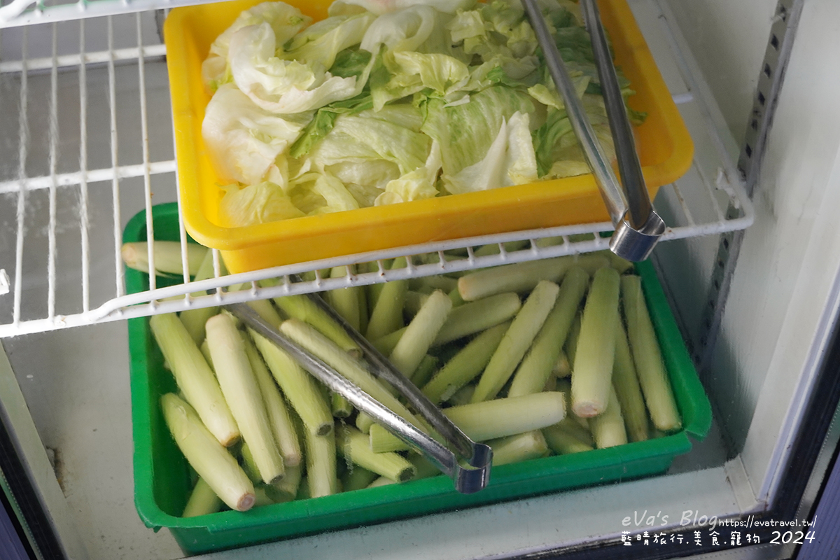 玉米筍與美生菜近拍，燒肉配菜推薦