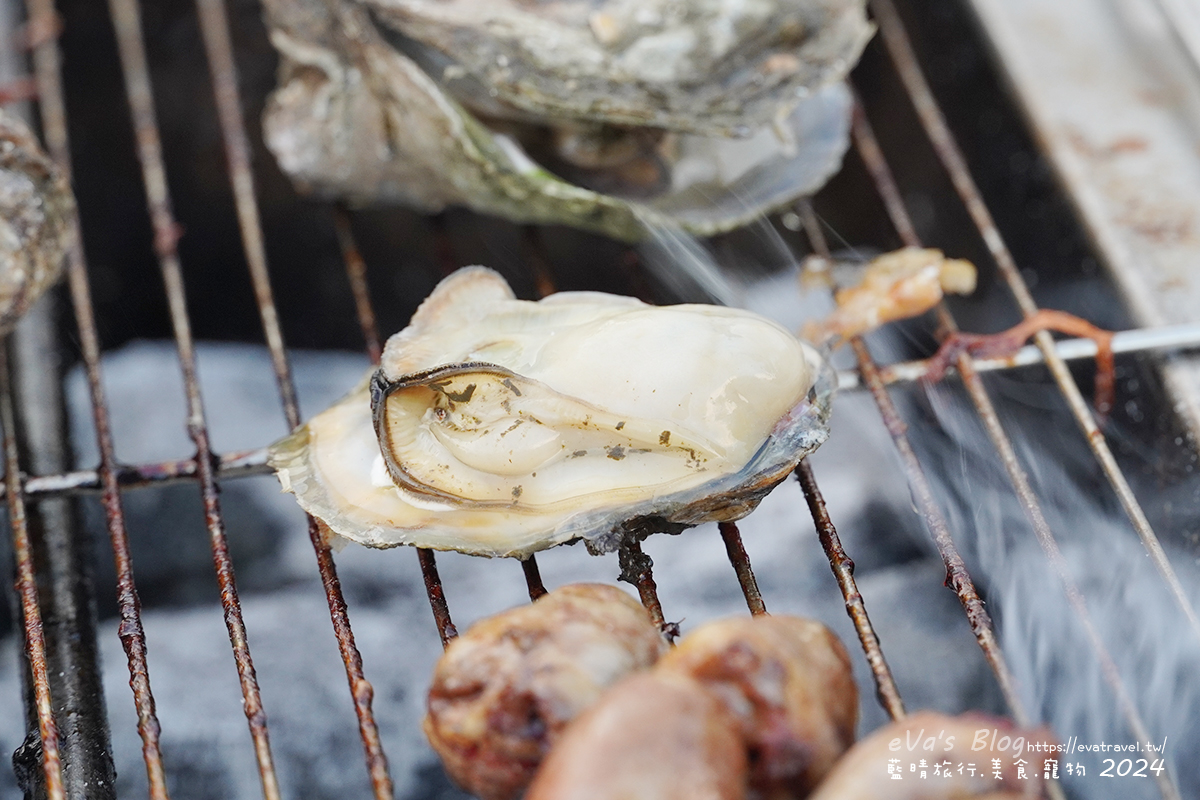 【小琉球露天烤肉】筑安心燒物吃到飽|鮮蚵無限供應、熟食飲料隨你拿!平價炭火燒肉推薦。小琉球燒烤 - 第58張圖