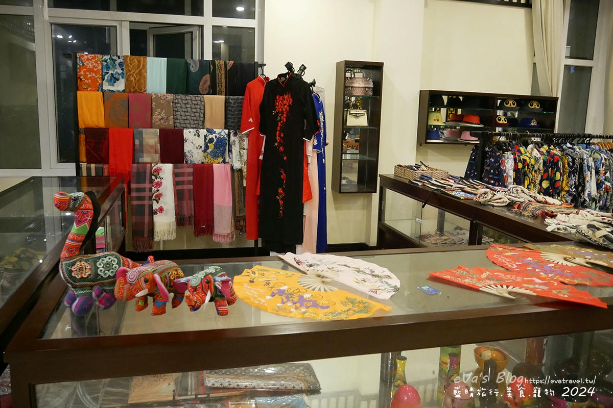 會安 Le Pavillon 飯店內販售越南傳統服飾的店家