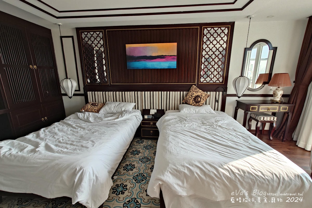 會安 Le Pavillon 雙人房從床尾望向床頭的白天景觀