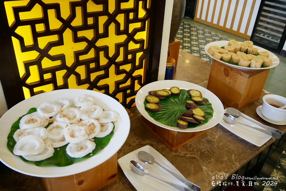 自助早餐中的地瓜與玉米，適合素食者