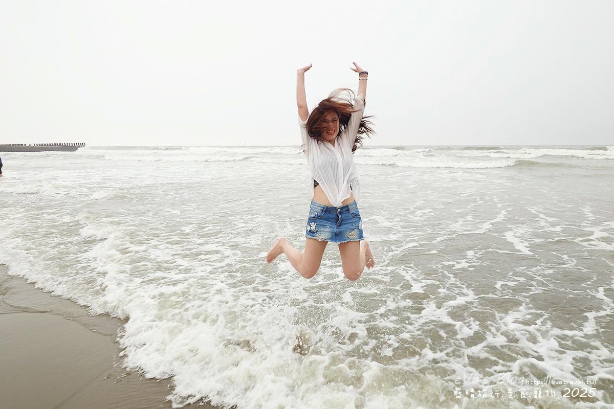跳躍至最高點的畫面，記錄通霄海水浴場的熱血夏日