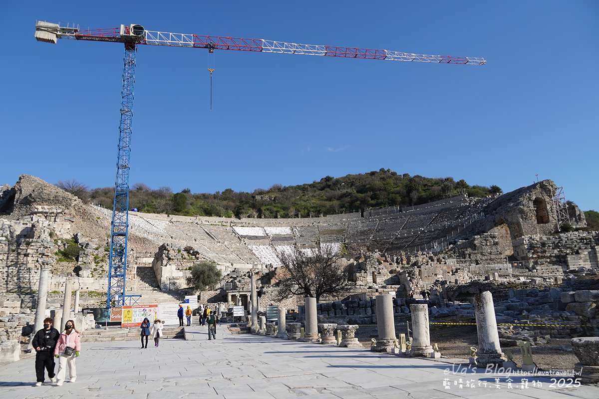 艾菲索斯古城羅馬劇場（Roman Theatre）壯觀外觀，最大露天劇場之一