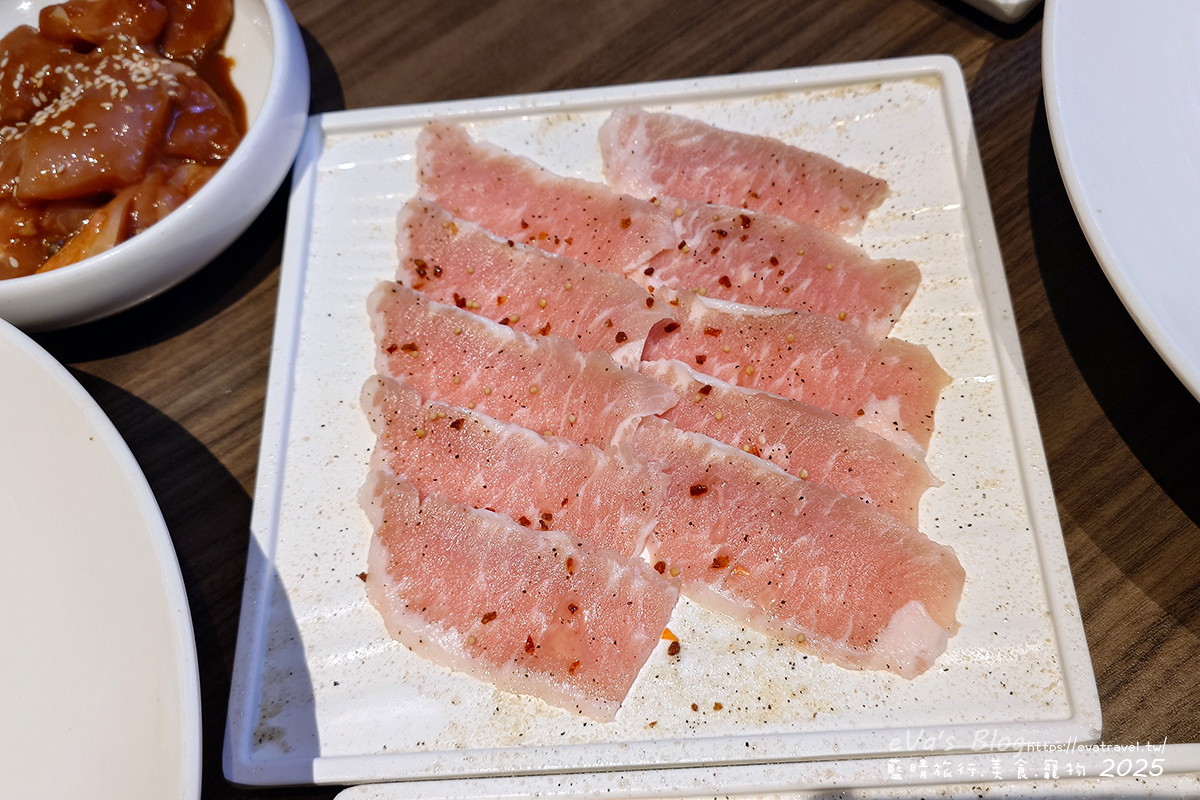 【台中燒肉推薦】茶六燒肉堂 新朝富店|你是肉控嗎?快來!這裡是肉食者天堂,服務好、套餐肉品豐富、可愛怪物雪花冰。台中燒烤 - 第22張圖