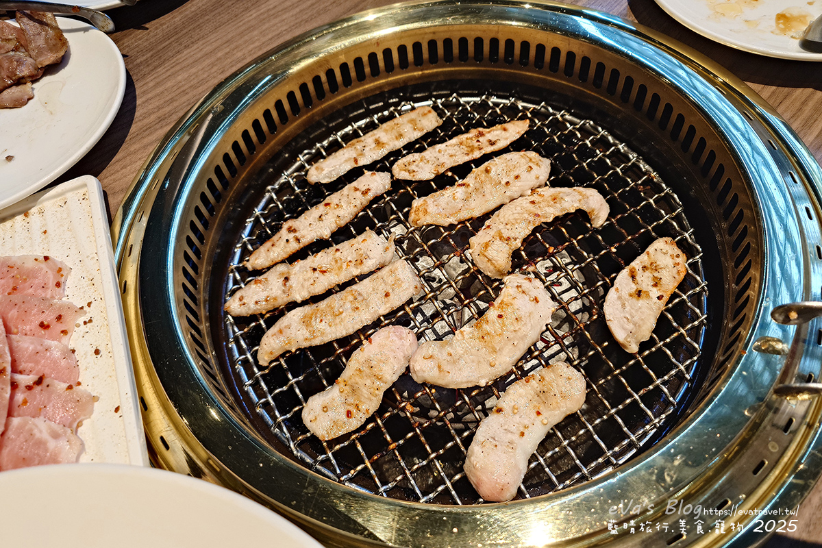 【台中燒肉推薦】茶六燒肉堂 新朝富店|你是肉控嗎?快來!這裡是肉食者天堂,服務好、套餐肉品豐富、可愛怪物雪花冰。台中燒烤 - 第23張圖