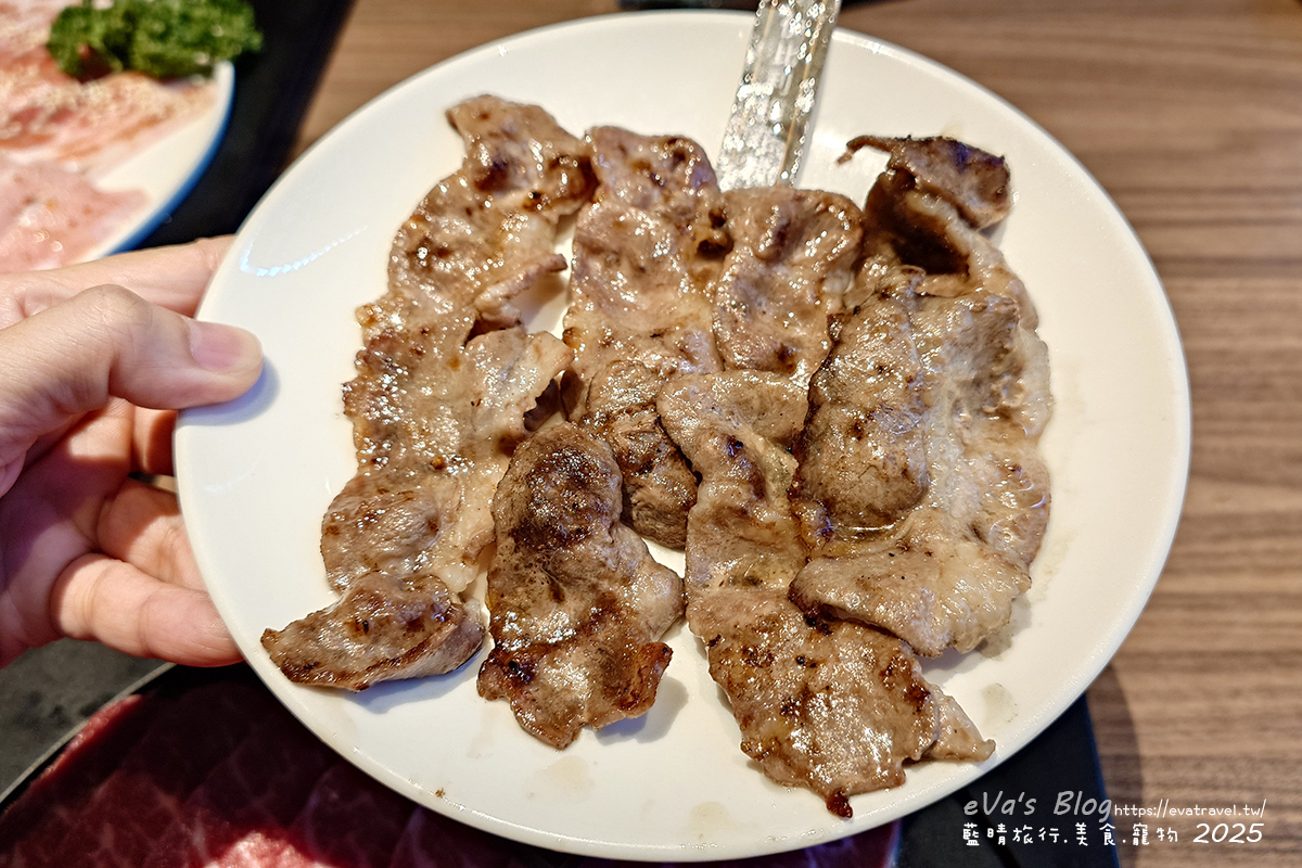 【台中燒肉推薦】茶六燒肉堂 新朝富店|你是肉控嗎?快來!這裡是肉食者天堂,服務好、套餐肉品豐富、可愛怪物雪花冰。台中燒烤 - 第35張圖