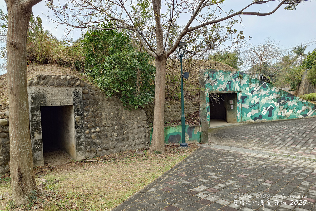 【高雄景點】崗山之眼|以音樂為靈感設計的天空步道,造型如小提琴頭遠眺高雄美景。114年2月10日起休園整建 - 第35張圖