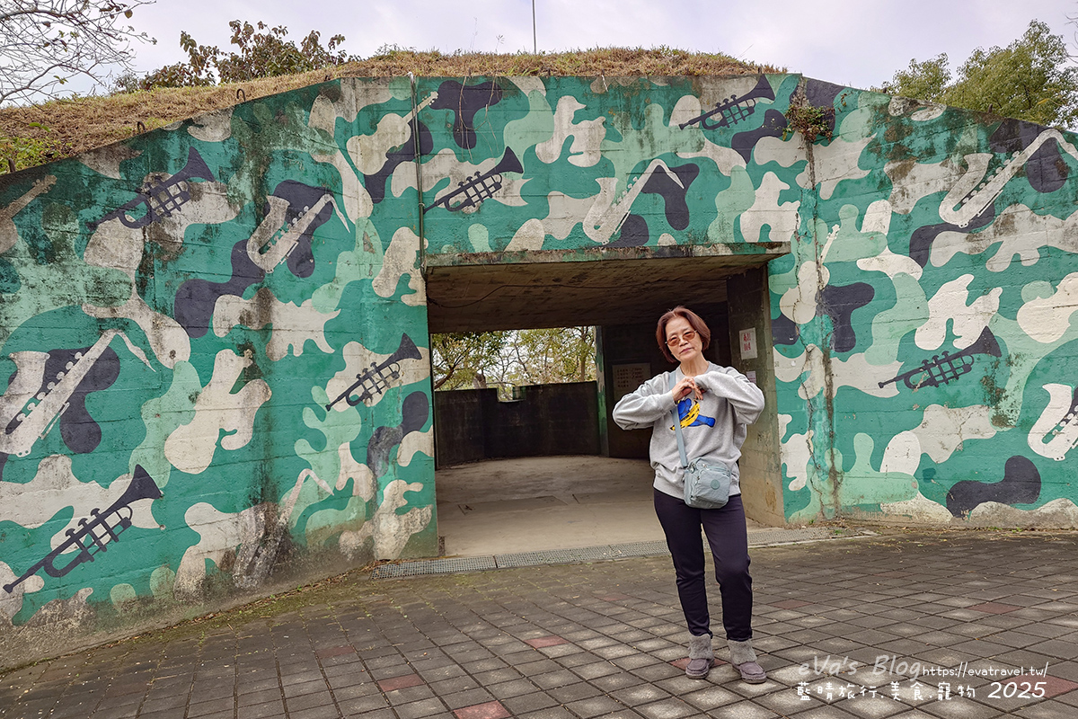 【高雄景點】崗山之眼|以音樂為靈感設計的天空步道,造型如小提琴頭遠眺高雄美景。114年2月10日起休園整建 - 第36張圖