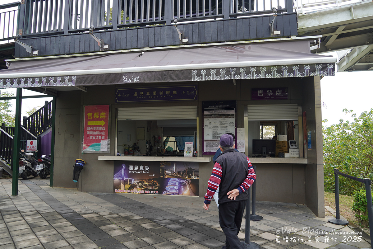 【高雄景點】崗山之眼|以音樂為靈感設計的天空步道,造型如小提琴頭遠眺高雄美景。114年2月10日起休園整建 - 第12張圖