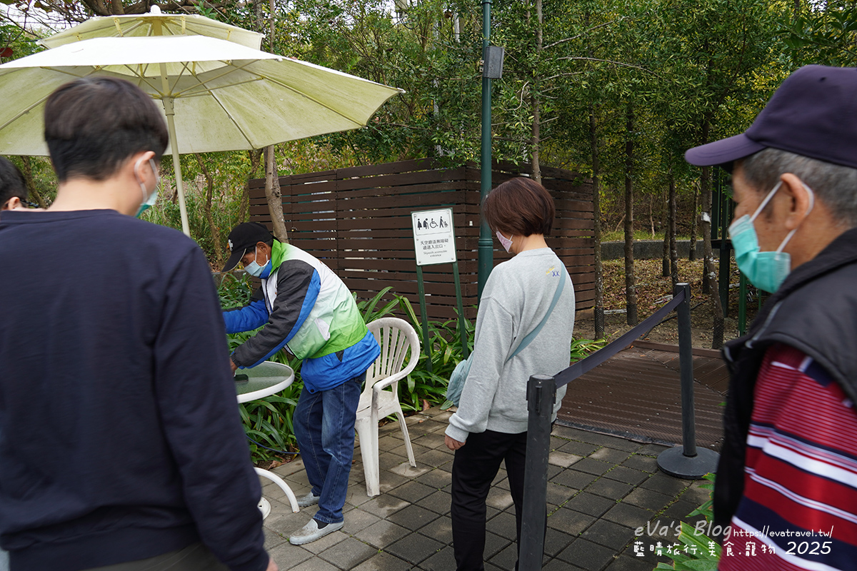 【高雄景點】崗山之眼|以音樂為靈感設計的天空步道,造型如小提琴頭遠眺高雄美景。114年2月10日起休園整建 - 第15張圖