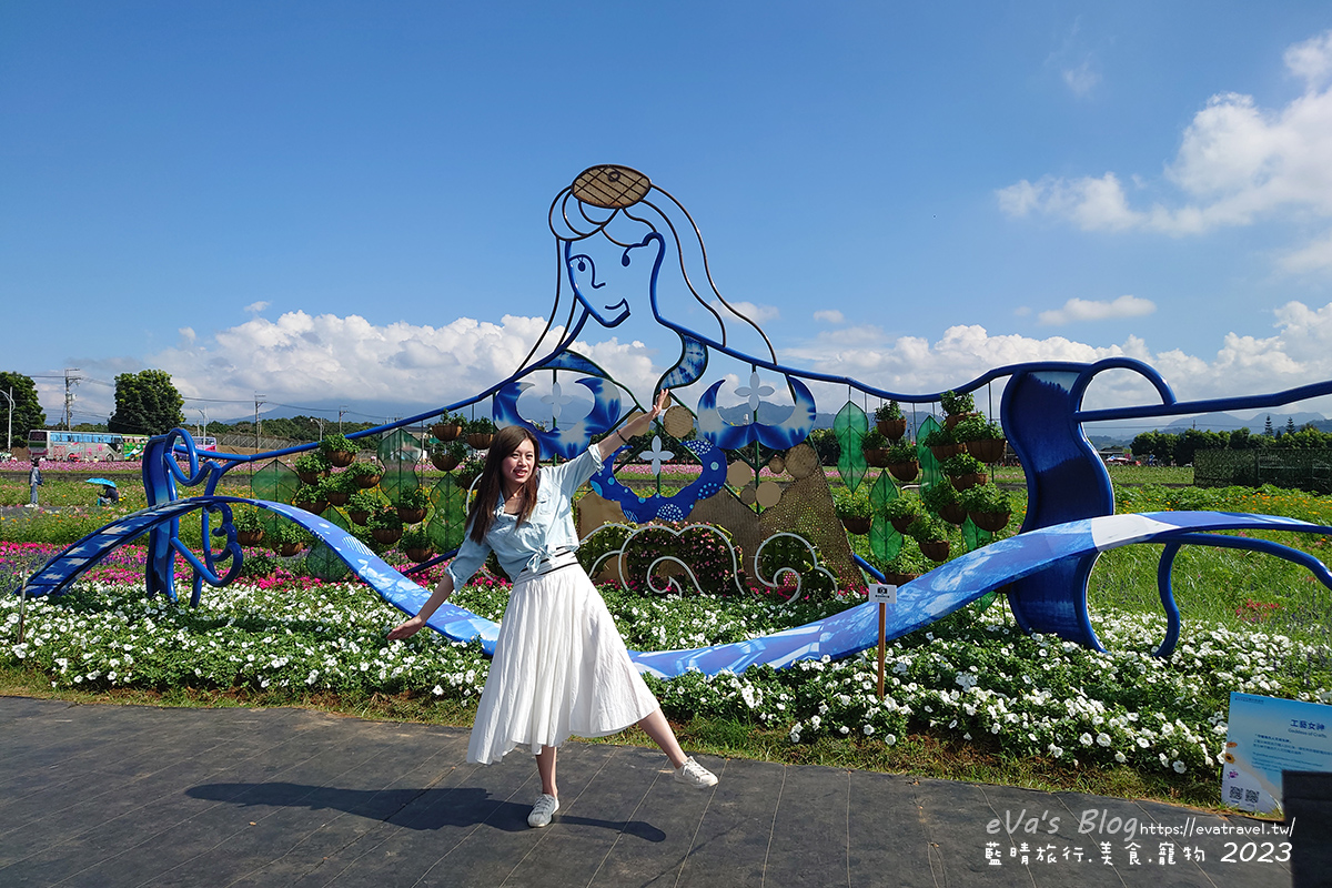 20241125-0a2xt 【台中景點】2023臺中國際花毯節x漂浮花都(展期11/11-12/3)(寵物友善景點),一起來尋找漂浮城堡徜徉在五顏六色繽紛花海世界,還有一大片有朝氣向日葵花海!。台中親子旅遊