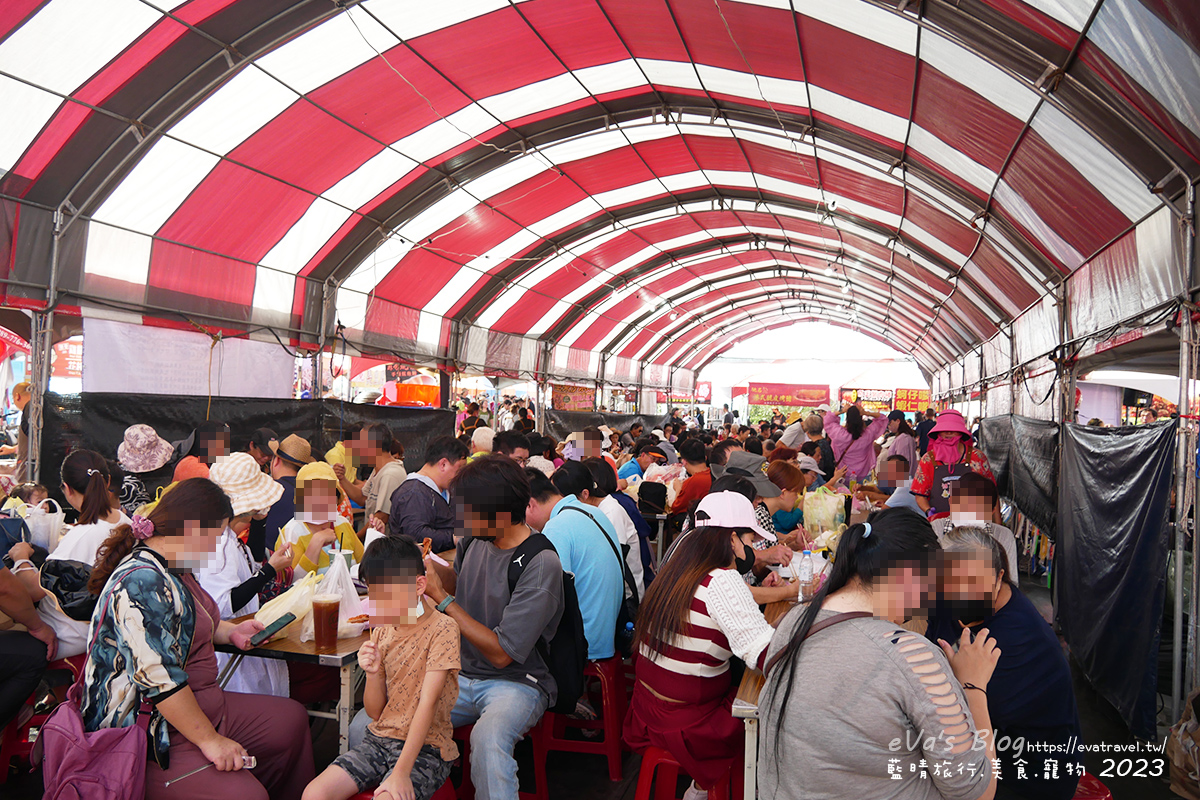 【台中景點】2023臺中國際花毯節x漂浮花都(展期11/11-12/3)(寵物友善景點),一起來尋找漂浮城堡徜徉在五顏六色繽紛花海世界,還有一大片有朝氣向日葵花海!。台中親子旅遊 - 第121張圖 【台中景點】2023臺中國際花毯節x漂浮花都(展期11/11-12/3)(寵物友善景點),一起來尋找漂浮城堡徜徉在五顏六色繽紛花海世界,還有一大片有朝氣向日葵花海!。台中親子旅遊