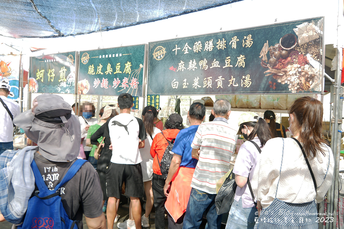 【台中景點】2023臺中國際花毯節x漂浮花都(展期11/11-12/3)(寵物友善景點),一起來尋找漂浮城堡徜徉在五顏六色繽紛花海世界,還有一大片有朝氣向日葵花海!。台中親子旅遊 - 第127張圖 【台中景點】2023臺中國際花毯節x漂浮花都(展期11/11-12/3)(寵物友善景點),一起來尋找漂浮城堡徜徉在五顏六色繽紛花海世界,還有一大片有朝氣向日葵花海!。台中親子旅遊