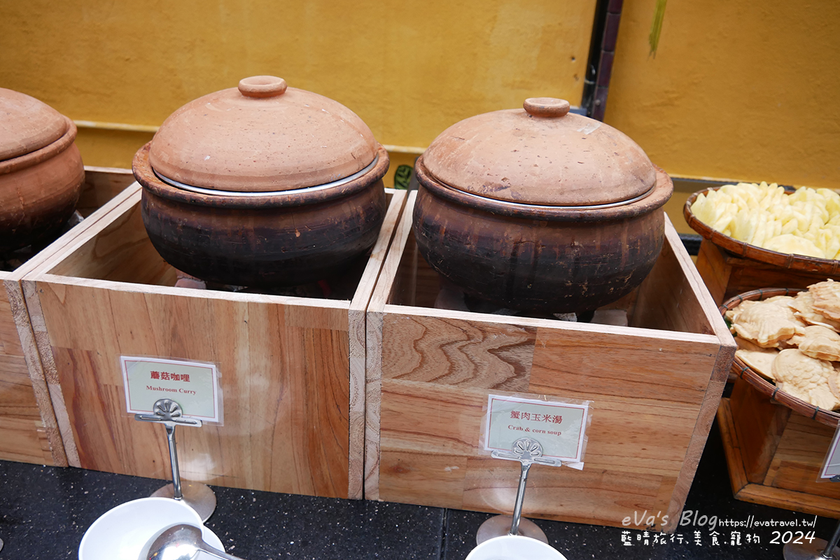 【越南旅遊】Otta Cuisine 奧塔料理餐廳|越南傳統陶甕料理體驗,自助式晚餐必吃在地美食推薦。越南會安古鎮美食 - 第20張圖 Otta Cuisine 奧塔料理 傳統越南陶甕盛裝料理特寫