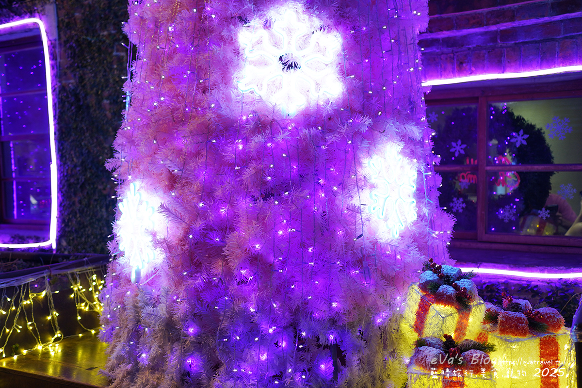 【2025年台中最美聖誕村】瓦庫燒肉粉紅聖誕派對登場|澎澎裙聖誕老婆婆與粉色燈海超夢幻。台中聖誕節免費打卡點 - 第10張圖 【2025年台中最美聖誕村】瓦庫燒肉粉紅聖誕派對登場|澎澎裙聖誕老婆婆與粉色燈海超夢幻。台中聖誕節免費打卡點