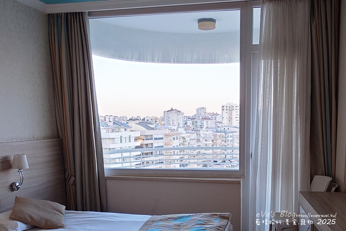 【土耳其蜜月旅遊】Cender Hotel 森德爾酒店｜帶年代感房型，房間陽台可眺望地中海美景。土耳其住宿
